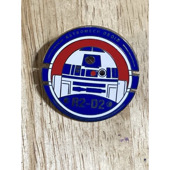 Disney Star Wars Astromech Droid R2-D2 Pin ~ Trading Pin - Picture 1 of 1
